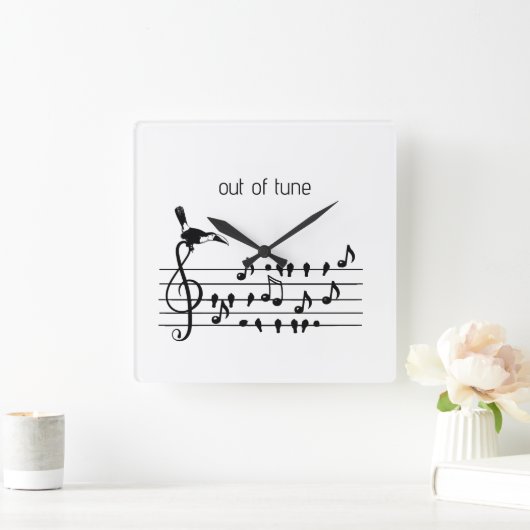 Out of Tune, toekan bij zangvogels Vierkante Klok (Huis)