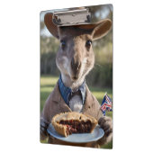 Outback Delight: A Kangaroo Eats Aussie Meat Pie Klembord (Links)