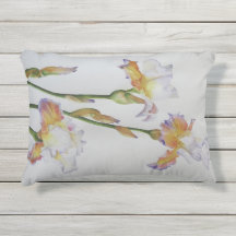 Outdoor Fabric Pillow met Iris Print