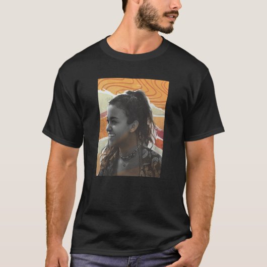 Outer Banks Season 3 Kiara Mixed Media Collage Por T-shirt (Voorkant)