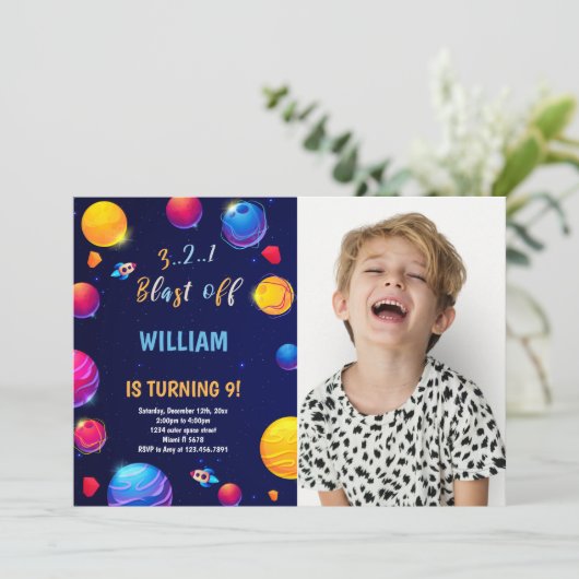 Outer Space Verjaardag Uitnodiging met Foto (Staand voorkant)