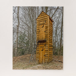 Outhouse met twee verdiepingen voor kiezers en pol legpuzzel