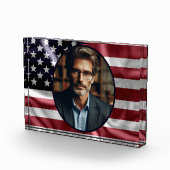 Ovale foto en Amerikaanse vlag,  met plooien (Rechts)