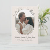 Ovale foto met dunne rand en een minimale strik save the date (Staand voorkant)