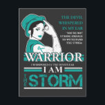 Ovariumkanker Warrior Wife Blauwgroen Ribbon Aware Briefkaart<br><div class="desc">Ovariële kanker Warrior Wife Blauwgroen Ribbon Ik ben het Storm Shirt. Verbluffende motivatie woorden ter ondersteuning van vrouwen die ovariumkanker bestrijden.</div>