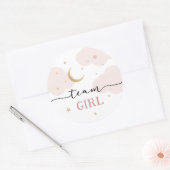 Over de Maan Roze Team Girl Gender Reveal Ronde Sticker (Envelop)