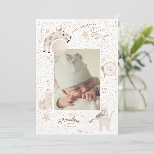 Over de maan Whimsical Birth Aankondiging (Staand voorkant)