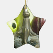 Over de Pitch & Crease: Football Cricket Blend Keramisch Ornament (Links)