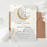 Over het onpartijdige Baby shower van de maan gesl Kaart<br><div class="desc">Baby shower-uitnodiging met waterverf grijze wolken en sterren met gouden glitterige maan en leuk script "We zijn over de maan!" Pas het lettertype, de grootte en de kleur aan met uw informatie aan of klik op "klik om verder aan te passen" om het lettertype, de tekengrootte en de kleur aan...</div>