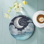 Over the moon galaxy baby shower monogram papieren bordje<br><div class="desc">We zijn Over the moon sky wolken galaxy baby shower monogram gepersonaliseerd gedrukt papier borden sjabloon,  waterverf cyaan blauw galaxy wolken zilveren maan en sterren baby shower gepersonaliseerd tafeldecor</div>