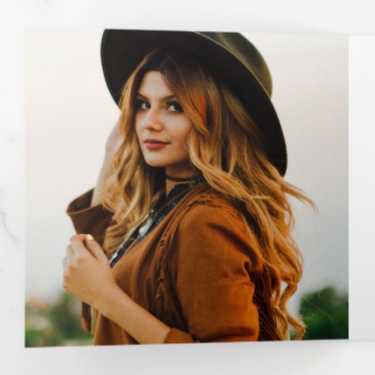 Over Trend Afstuderen de aankondiging van Tri-Fold (Binnenzijde eerst)