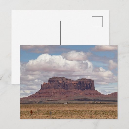 Overdag. Foto van Monument Valley. Briefkaart (Voorkant / Achterkant)