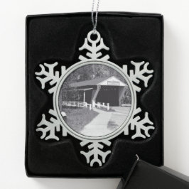 Overdekte Brug Tin Sneeuwvlok Ornament