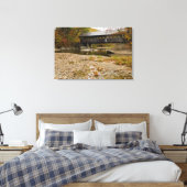 Overdekte brug van Newry over rivier in de herfst Canvas Afdruk (Insitu (Slaapkamer))