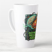 Overdenkende Processor Overbelasting Grappige Tech Latte Mok (Linkerhoek)
