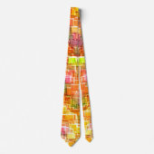 Overdreven puinhoop van in reliëf gemaakte vierkan stropdas (Voorkant)