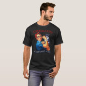 Overeducated Cat Lady Who Votes Rosie The Riveter  T-shirt (Voorkant volledig)