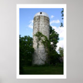 Overgrown Silo Poster (Voorkant)