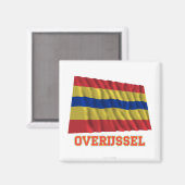 Overijssel Zwaaiende Vlag met Naam Magneet (Voorkant / Achterkant)