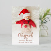 Overjoyed Baby Photo Christmas Birth Folie Feestdagenkaart (Staand Voorkant)