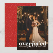 Overjoyed verticale pasgetrouwde feestdagenkaart (Voorkant / Achterkant)