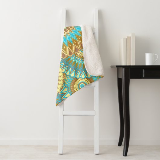 Overlappende Mandala Blauw Bruin Goud Sherpa Deken (In situ)