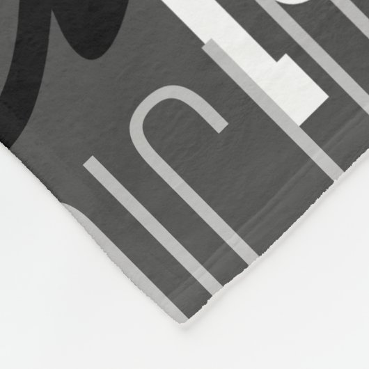 Overlappende namen all-over donkergrijs fleece deken (Hoek)