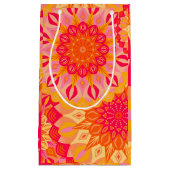 Overlapping Mandala Oranje Roze Geel Klein Cadeauzakje (Voorkant)