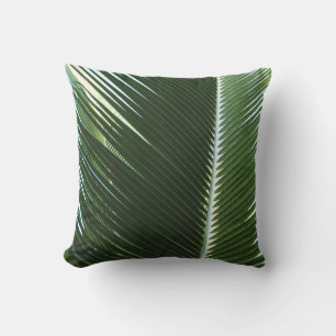 Overlapping Palm Fronds Tropical Green Abstract Buitenkussen