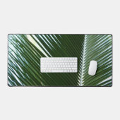 Overlapping Palm Fronds Tropical Green Abstract Bureaumat (Keyboard & Muis)