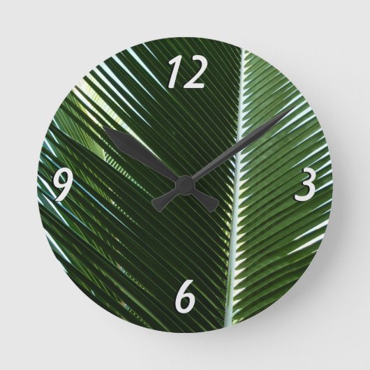 Overlapping Palm Fronds Tropical Green Abstract Ronde Klok (Voorkant)