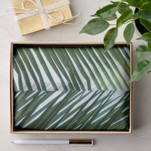 Overlapping Palm Fronds Tropical Green Abstract Tissuepapier (Geschenk)
