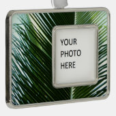 Overlapping Palm Fronds Tropical Green Abstract Verzilverd Omlijst Ornament (Rechts)