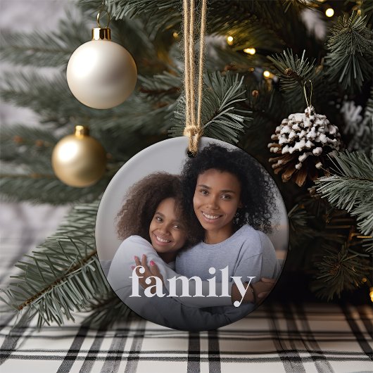 Overlay-foto van de familie keramisch ornament