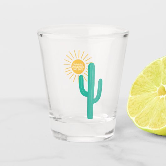 Overleven op zonneschijn en spit shot glas (Voorkant)