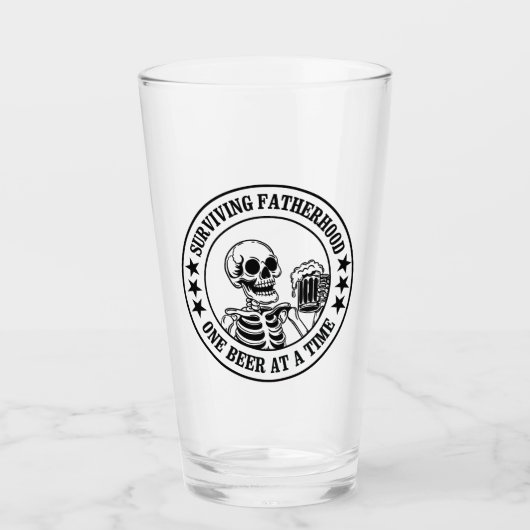 Overleven van het vaderschap voor papa Funny Beer Glas (Voorkant)