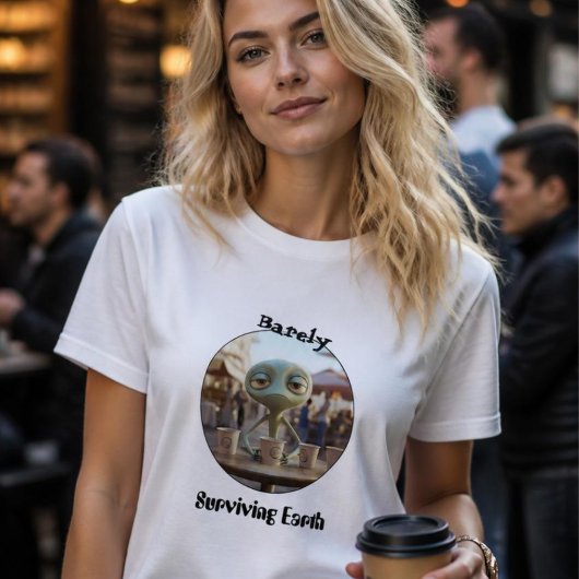 Overlevende aarde alien koffiedrinker t-shirt