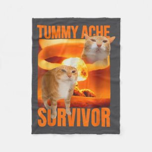 Overlevende kat met buikpijn meme grappige spreuk fleece deken