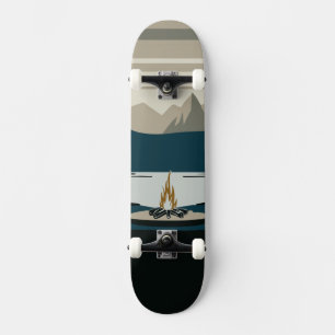 Overleving buiten Bergkampvuur Off-Grid Persoonlijk Skateboard