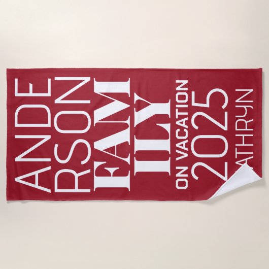 Overmaatse letters Familienaam Rood Strandlaken (Voorkant)