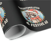 Overprikkeld en feestelijk bij Feral Raccoon Xmas Cadeaupapier (Rol Hoek)