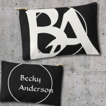 Oversized Initialen in wit en zwart