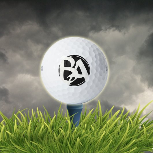 Oversized Initialen in wit en zwart Golfballen