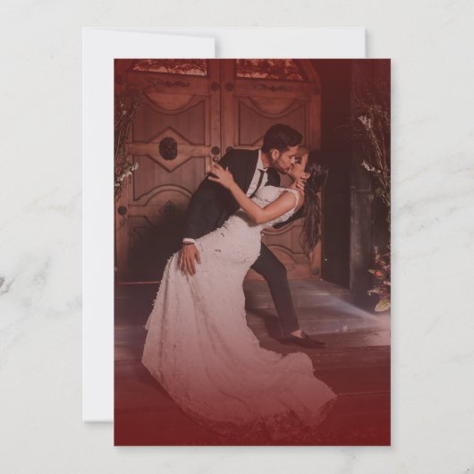 Oversized Script Monogram Rood Vervaagd Foto Bruil Kaart (Achterkant)