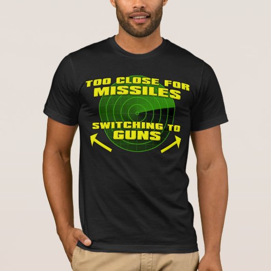 Overstappen naar grappige T-shirt met geweren (Voorkant)