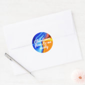 Overvloed stroomt naar mij gemakkelijk aantrekwet ronde sticker (Envelop)