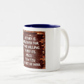 Overwinning Tweekleurige Koffiemok (Voorkant rechts)