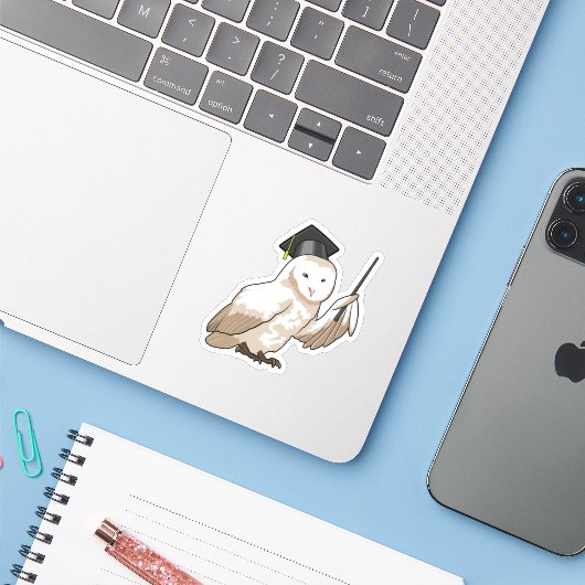 Owl als leraar met wijzer sticker (Laptop met iPhone)