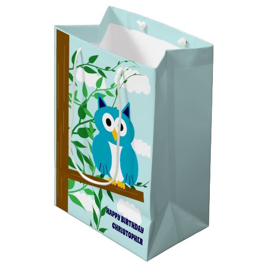 Owl Birthday Medium Cadeauzakje (Voorkant Gekanteld)