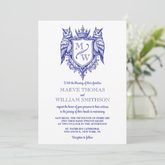 Owl Crest Royal Monogram Wedding Invitation (Staand voorkant)
